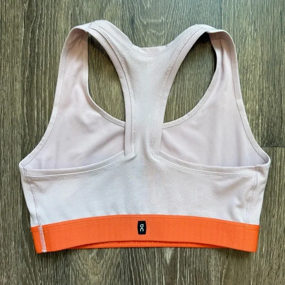 On Running Pace Bra - Picture 3 of 3
